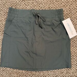 Marika skort. Balsam green. Small.